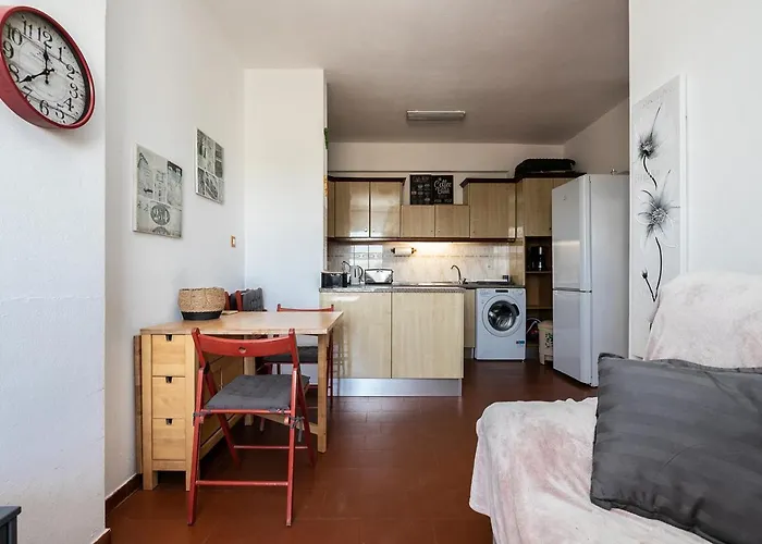 Peaceful Urban In Monte Da Eira